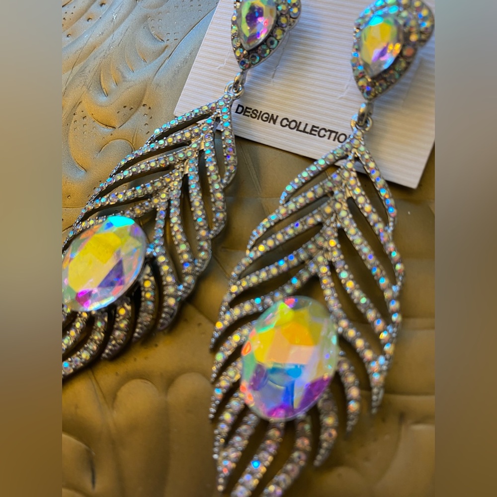 Crystal Leaf Earring - Picture 8 of 9